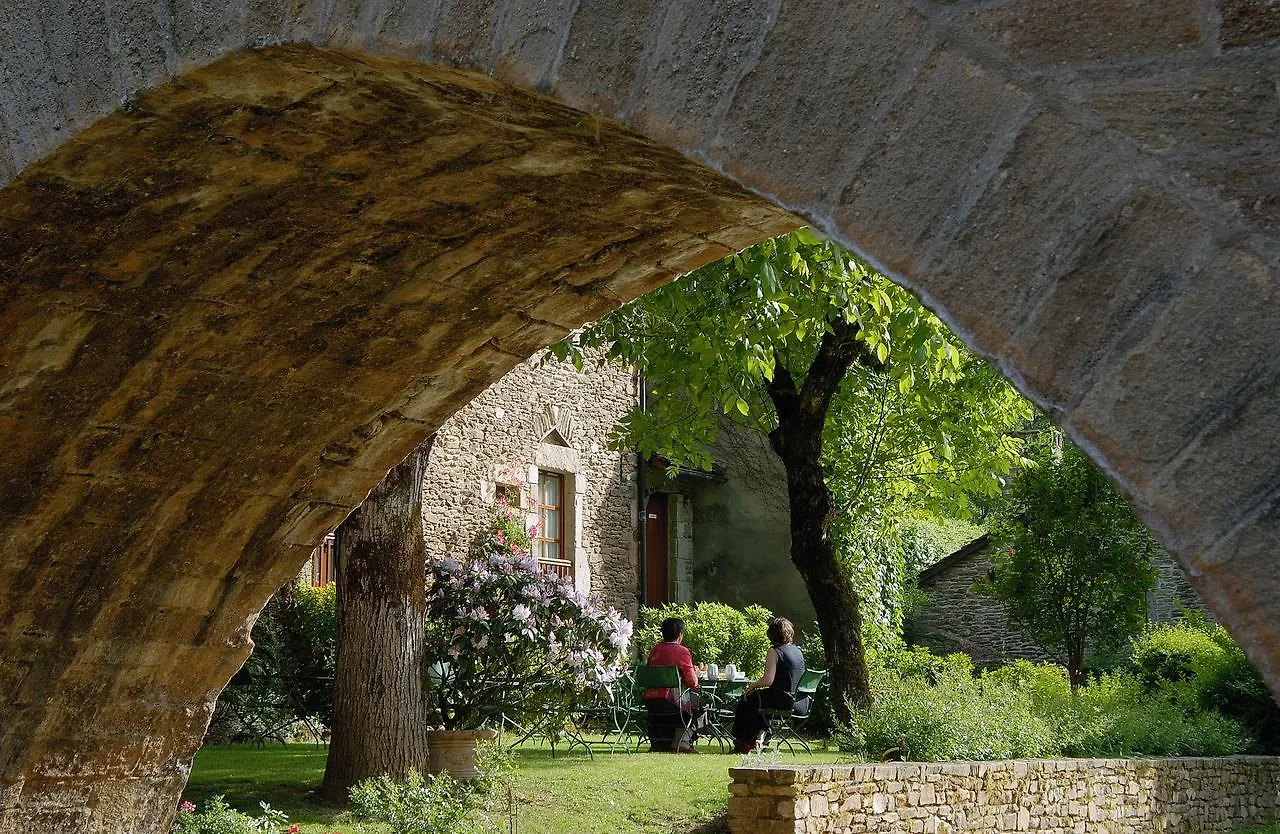 Le Vieux Pont Hotel Belcastel  Belcastel (Aveyron)